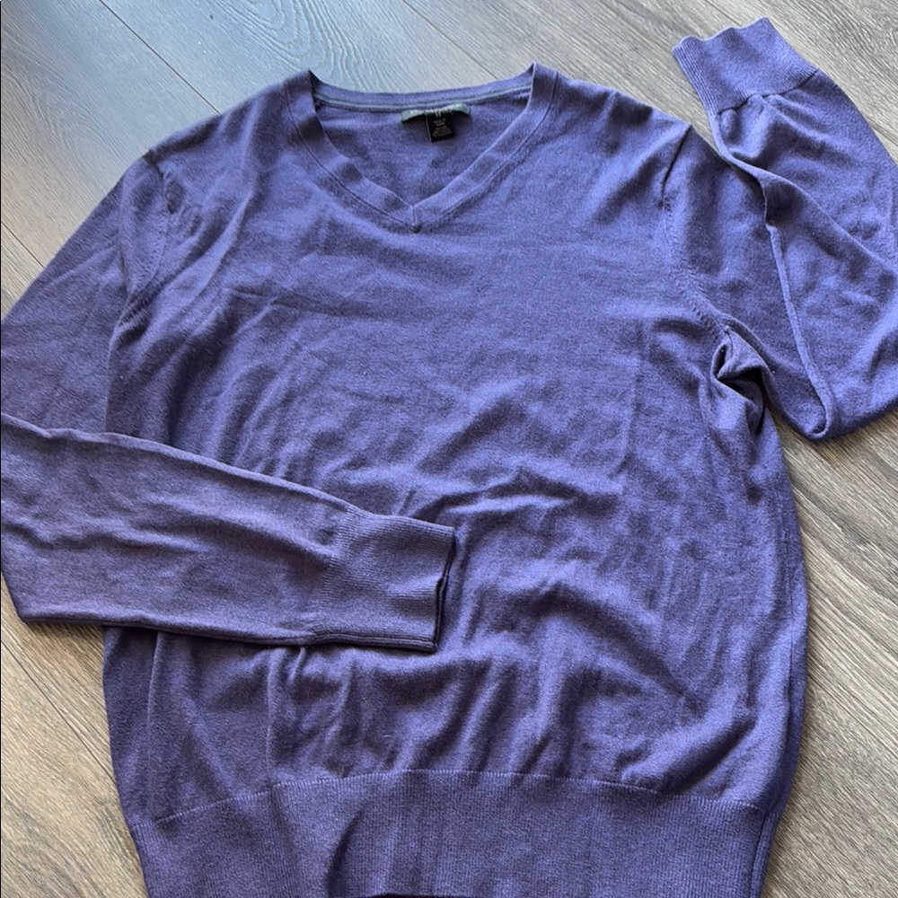 Banana Republic Purple V-Neck Sweater Lightweight Casual